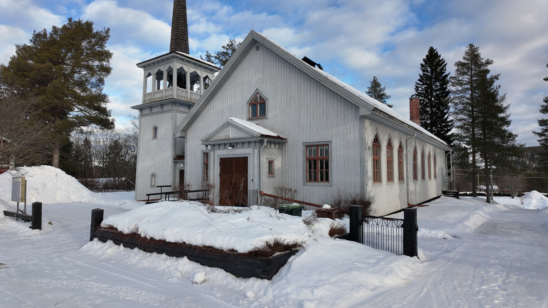 Bygdsiljums kyrka drabbad av hussvamp